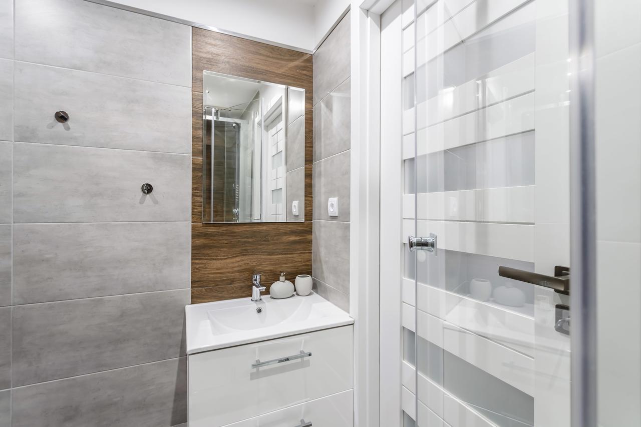 Golden Apartments ออสตราวา ภายนอก รูปภาพ
