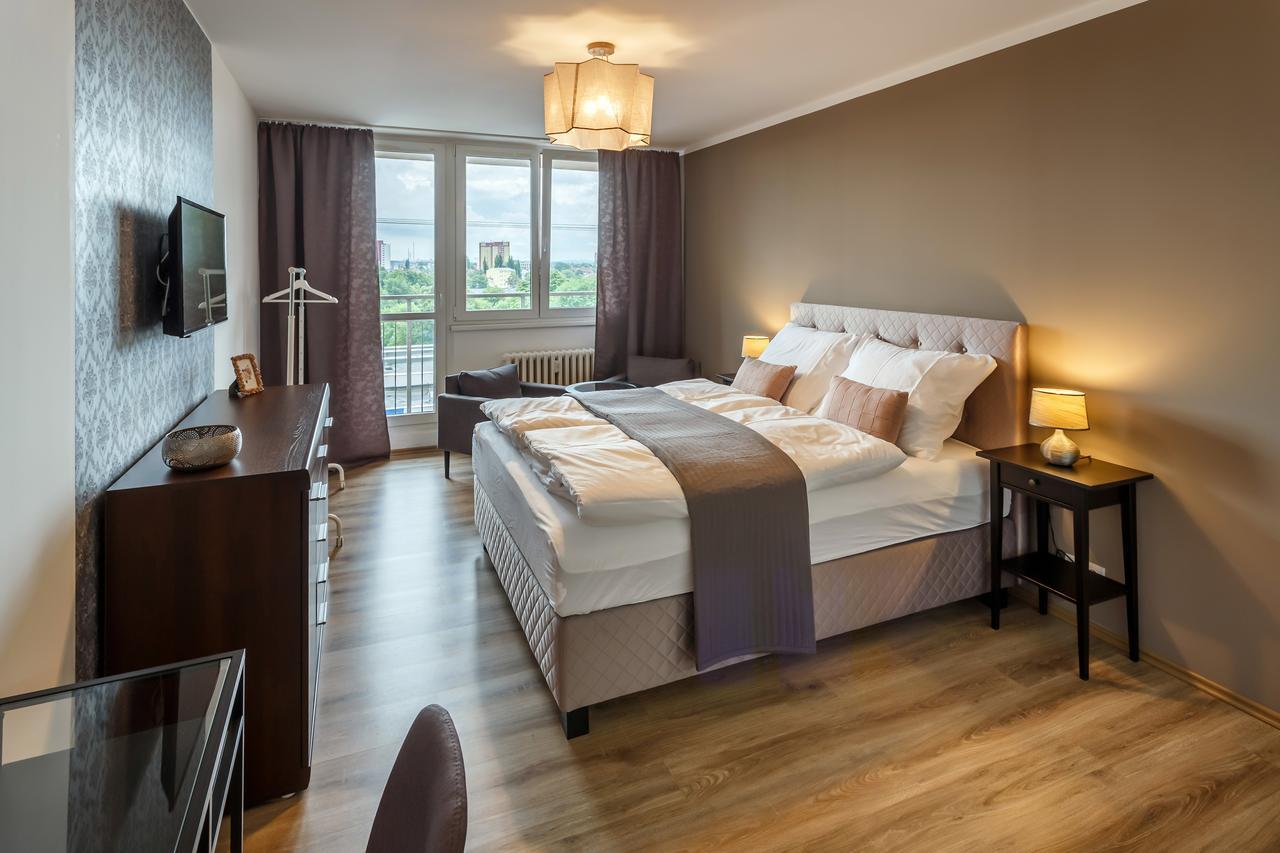 Golden Apartments ออสตราวา ภายนอก รูปภาพ