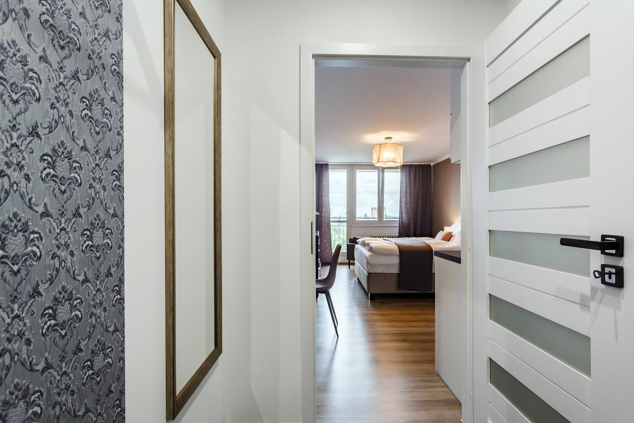 Golden Apartments ออสตราวา ภายนอก รูปภาพ